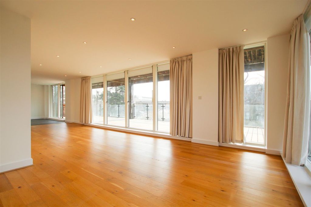 Additional image 27 of 2 bed flat to rentThe Copper Building, Kingfisher Way, Cambridge CB2