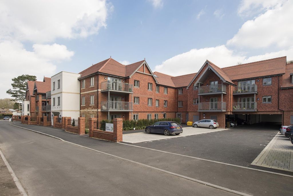 Additional image 2 of 2 bed flat to rentGranham Close, Marlborough SN8