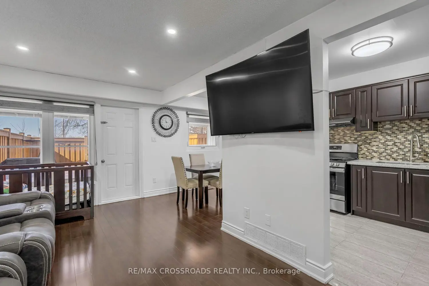 Additional image 6 of 7450 Darcel Avenue 12