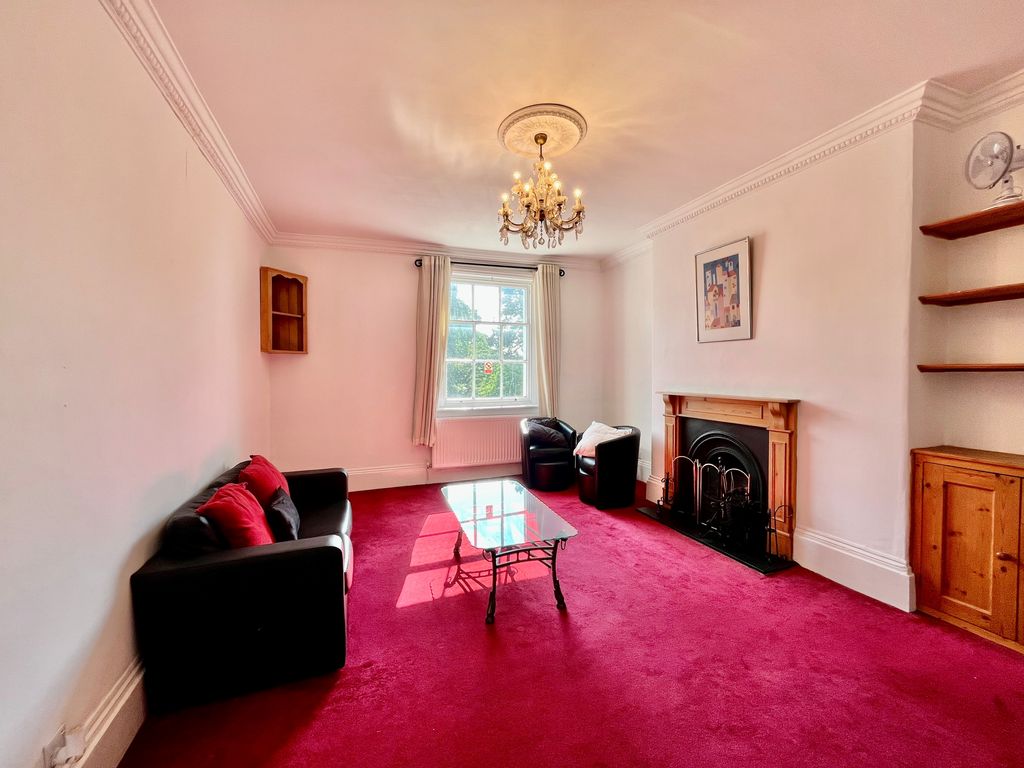 Additional image 2 of 2 bed flat to rentClarendon Square, Leamington Spa CV32