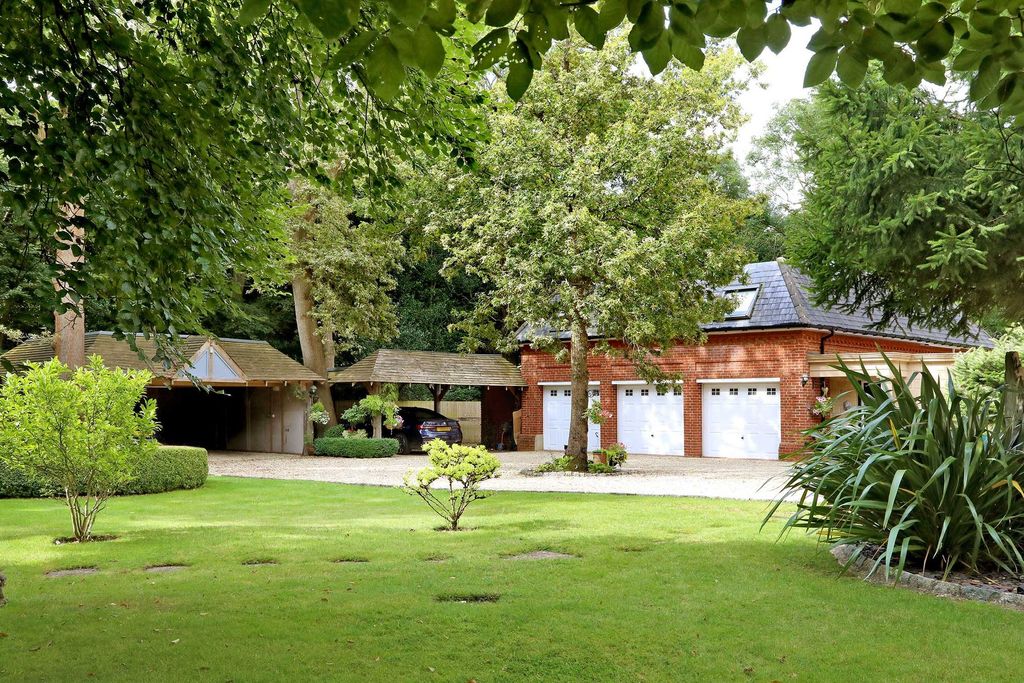 Additional image 41 of 9 bed detached house to rentSlade Oak Lane, Gerrards Cross SL9