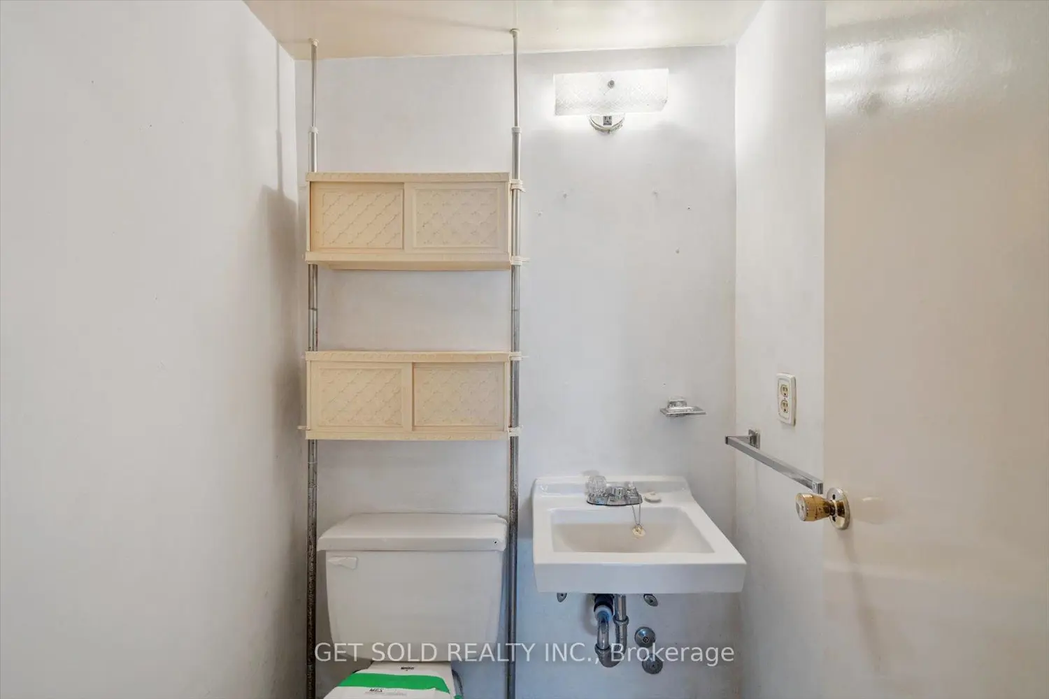 Additional image 15 of 2121 Roche Court 301