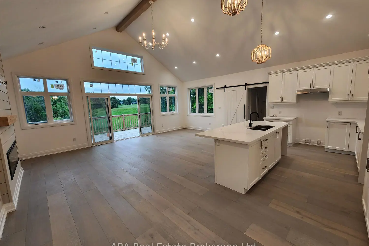 Additional image 10 of 2 Hilton Lane 33