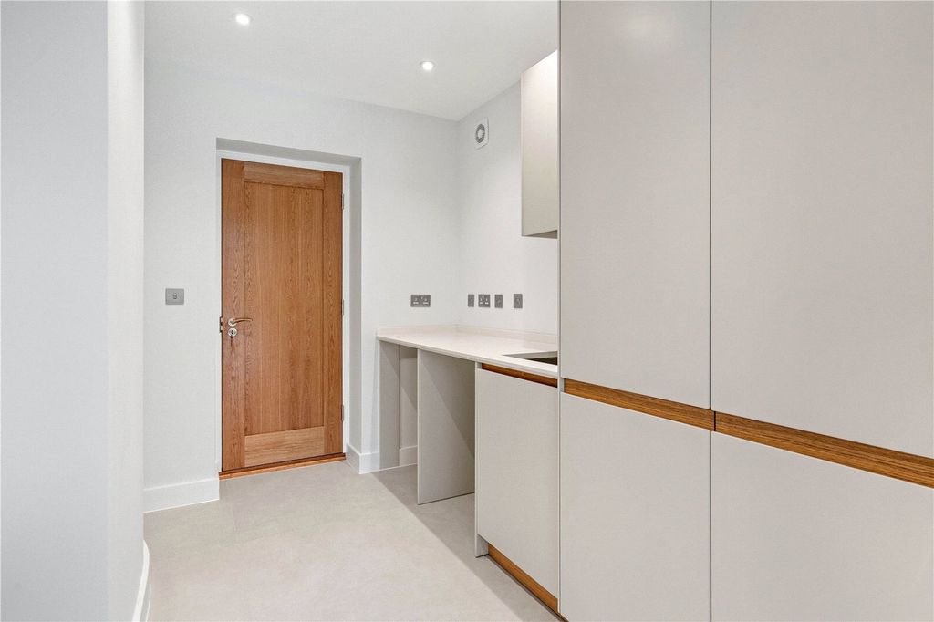 Additional image 6 of 4 bed detached house to rentPearce Close, Cambridge, Cambridgeshire CB3
