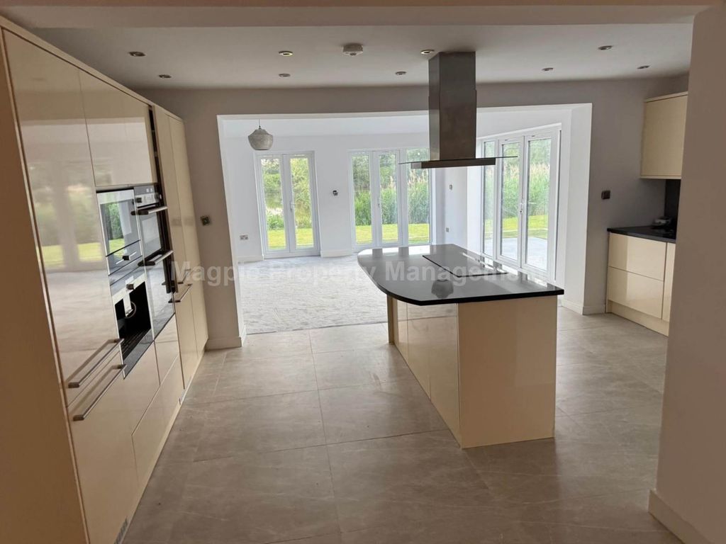 Additional image 8 of 6 bed semi-detached house to rentThe Lakes, Twentypence Road, Cottenham, Cambridge CB24