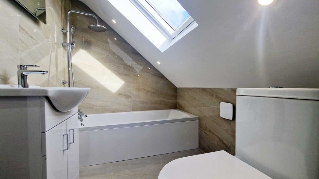 Additional image 14 of 9 bed semi-detached house to rentRockley Road, Luton LU1