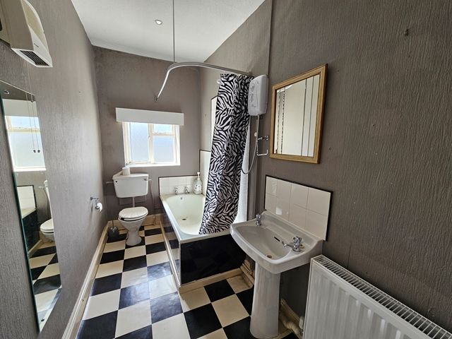 Additional image 6 of 3 bed flat to rentBay View Road, Colwyn Bay LL29