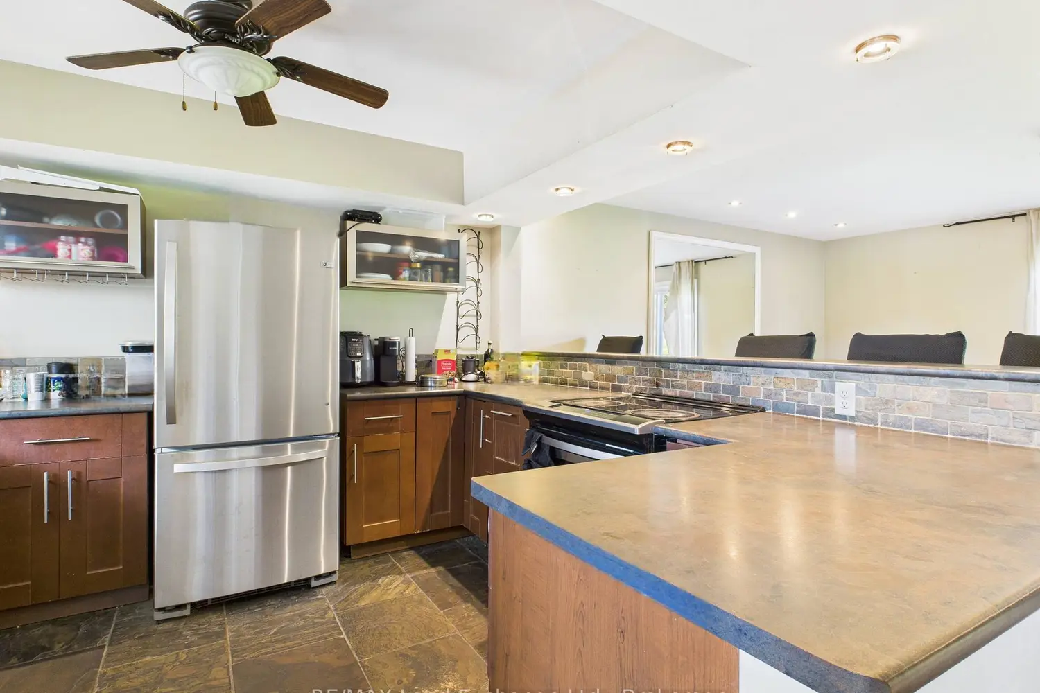 Additional image 2 of 850 Walsh Street 27