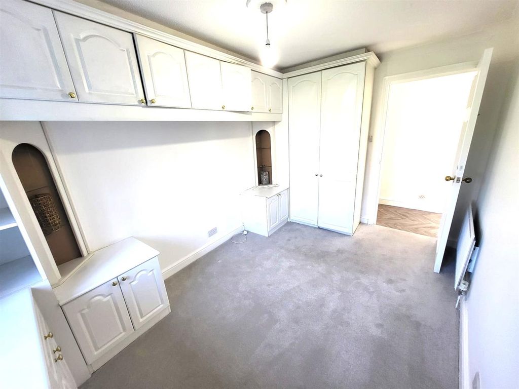 Additional image 10 of 3 bed flat to rentDuckmill Crescent, Bedford MK42