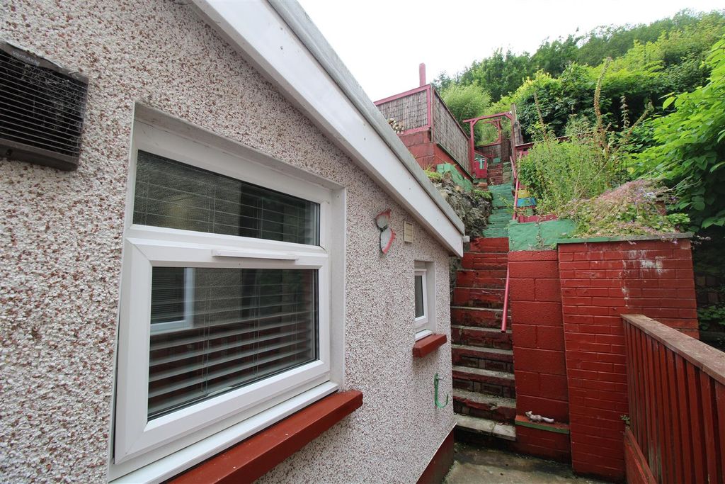 Additional image 5 of 2 bed property to rentArail Street, Six Bells, Abertillery NP13