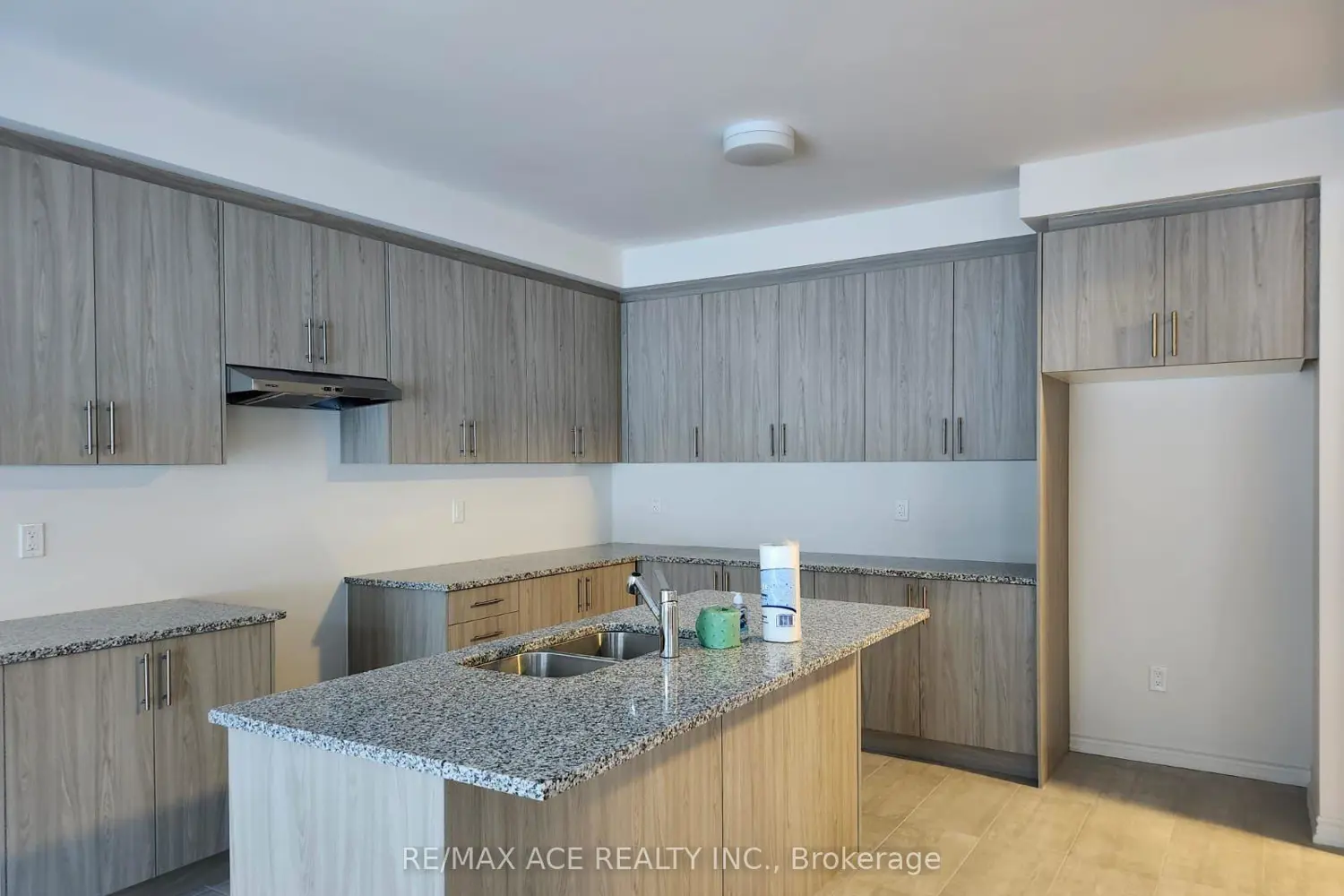 Additional image 5 of 1025 Trailsview Avenue