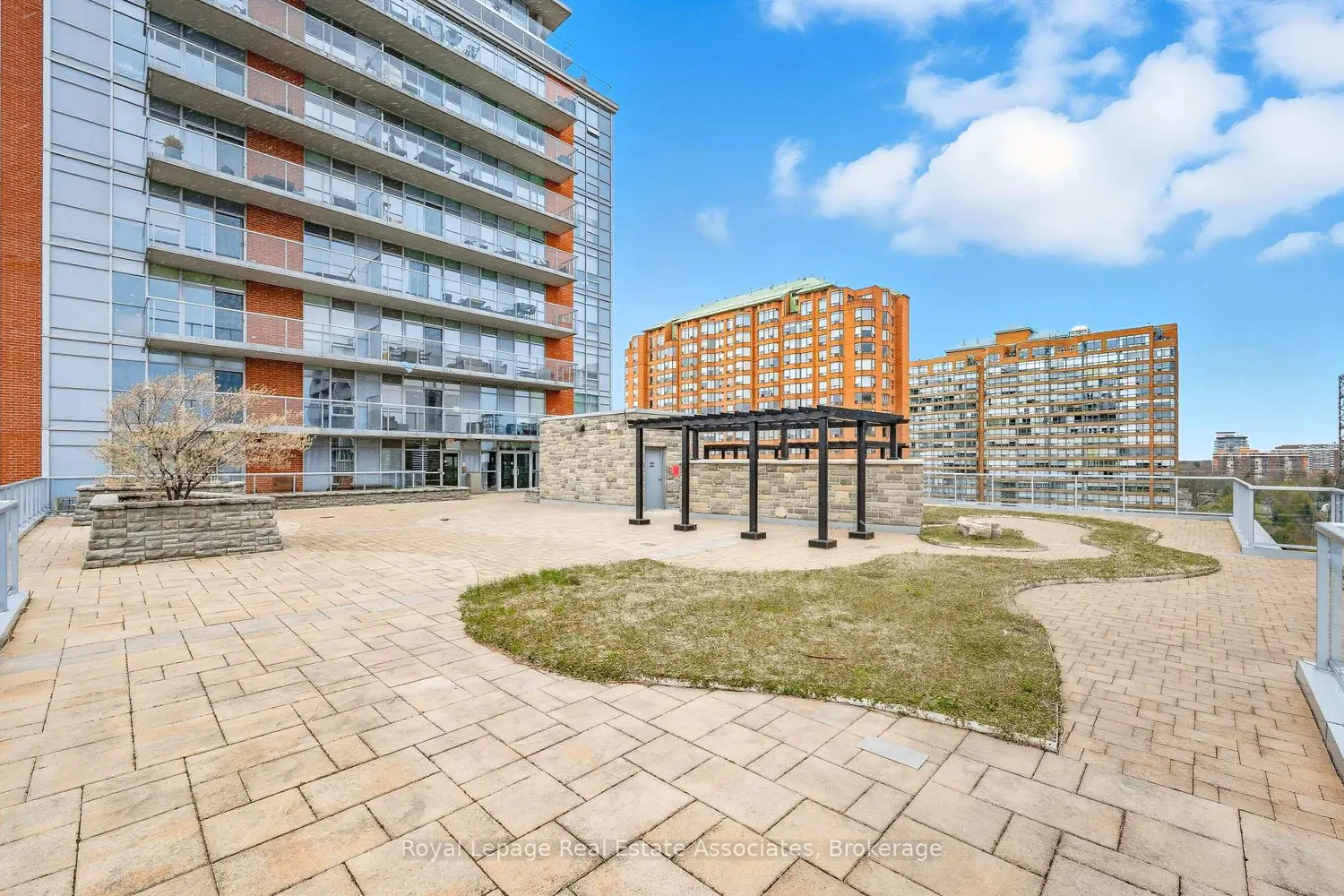 Additional image 17 of 551 Maple Avenue 1407