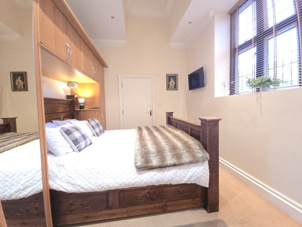 Additional image 7 of 2 bed flat to rentConvent Court, Windsor SL4