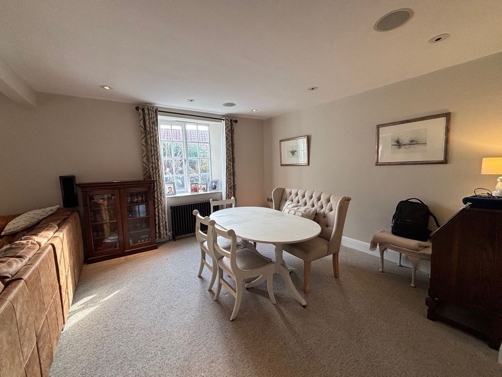 Additional image 7 of 4 bed semi-detached house to rentFerne Dene, Sheffield S21