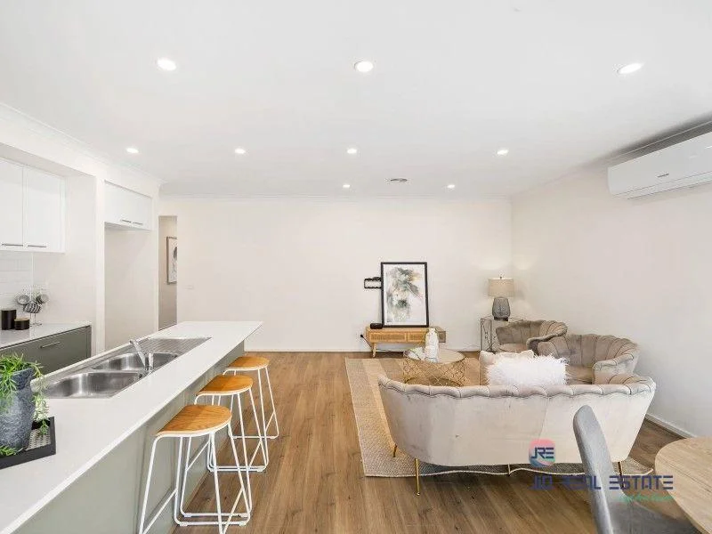 Additional image 5 of 2 Blackscroft Road, Thornhill Park VIC 3335