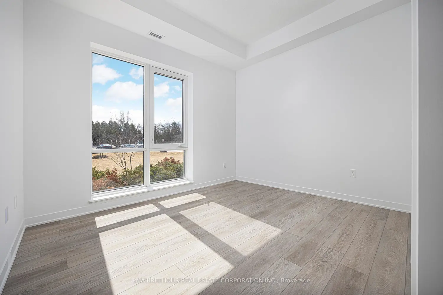 Additional image 8 of 385 Arctic Red Drive 105