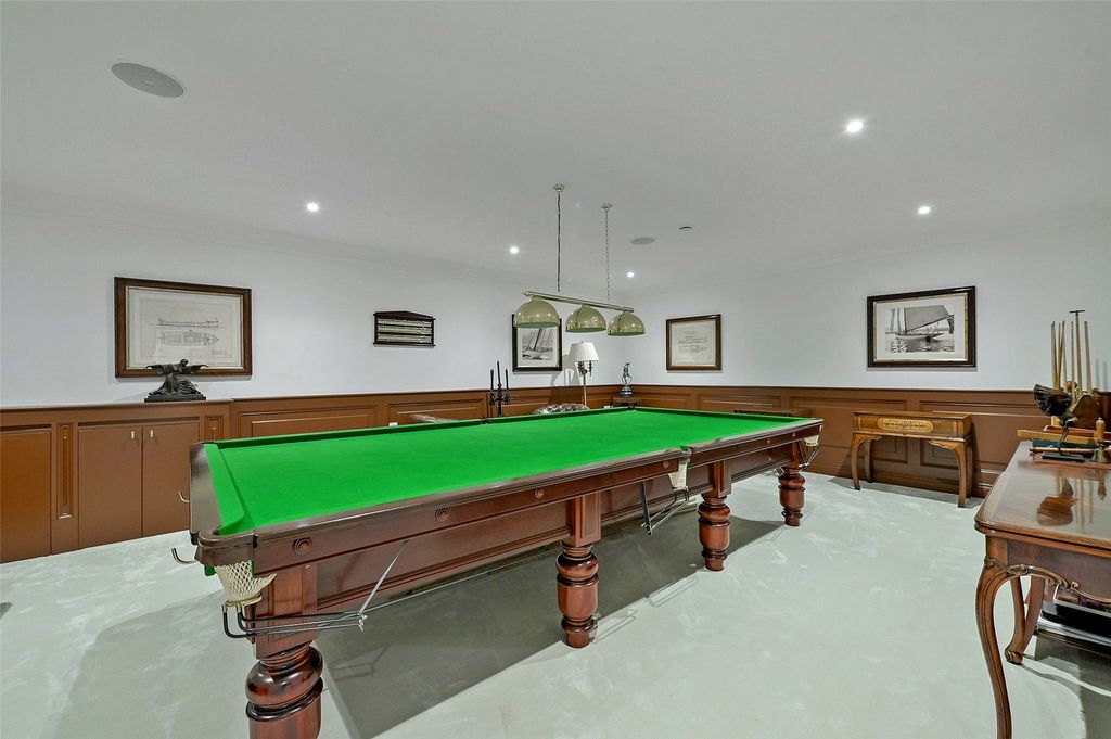 Additional image 8 of 7 bed detached house to rentDukes Kiln Drive, Gerrards Cross, Buckinghamshire SL9