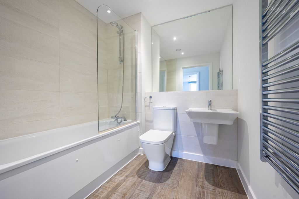Additional image 8 of 2 bed flat to rentBernard Street, Ocean Village SO14