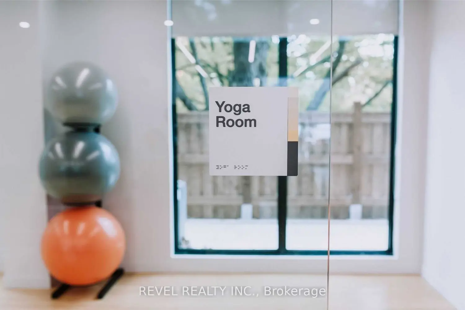 Additional image 19 of 1800 Simcoe Street 204