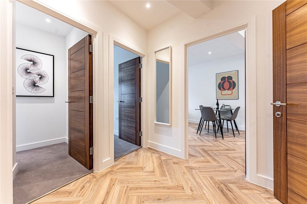 Additional image 4 of 2 bed flat to rentWellington House, London Street, Reading RG1