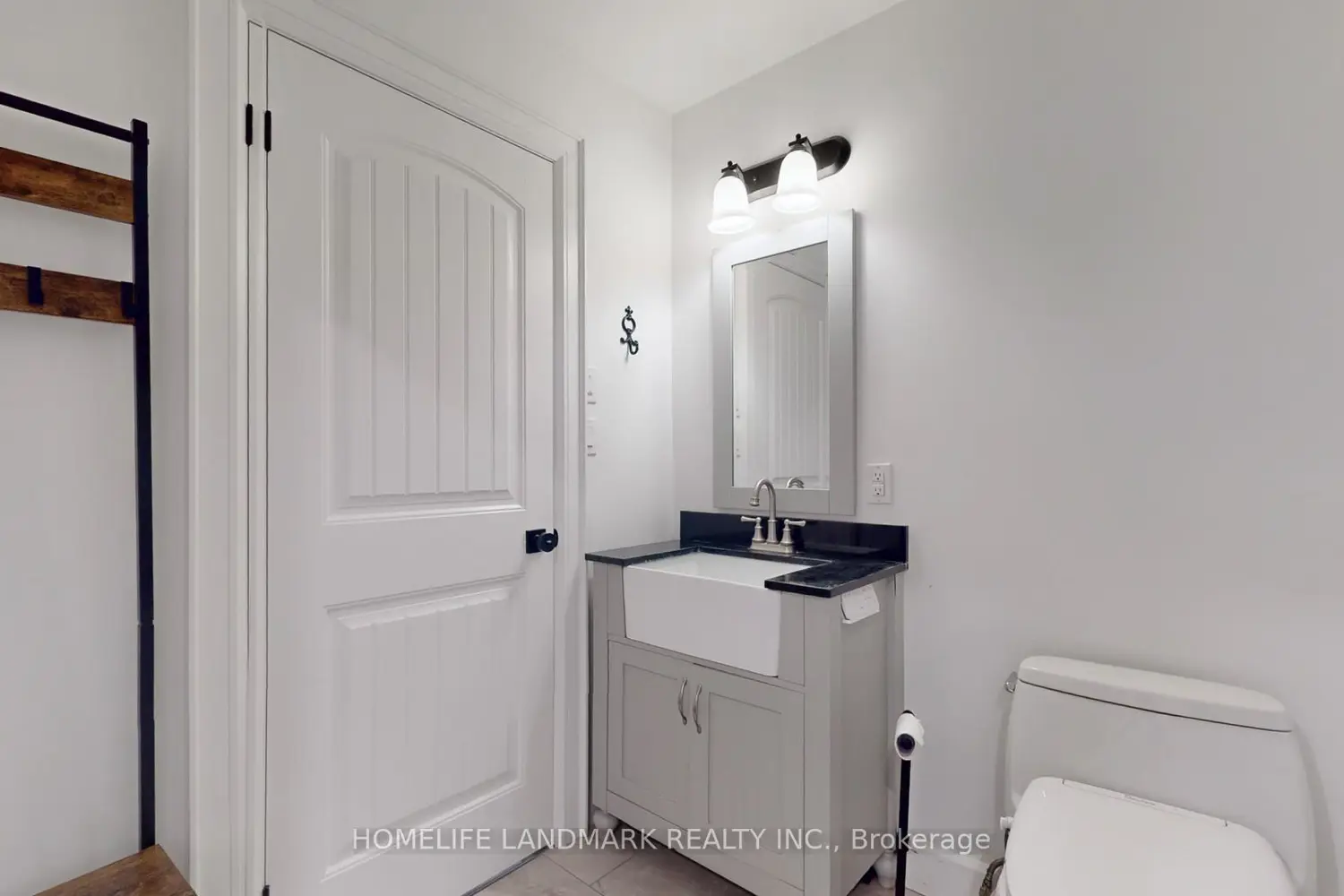 Additional image 14 of 208 Lakeshore Drive