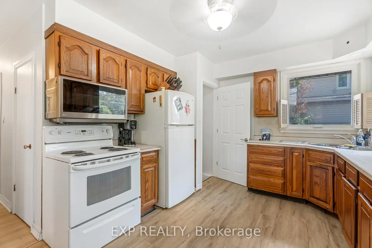 Additional image 10 of 1986 Stanley Av Avenue