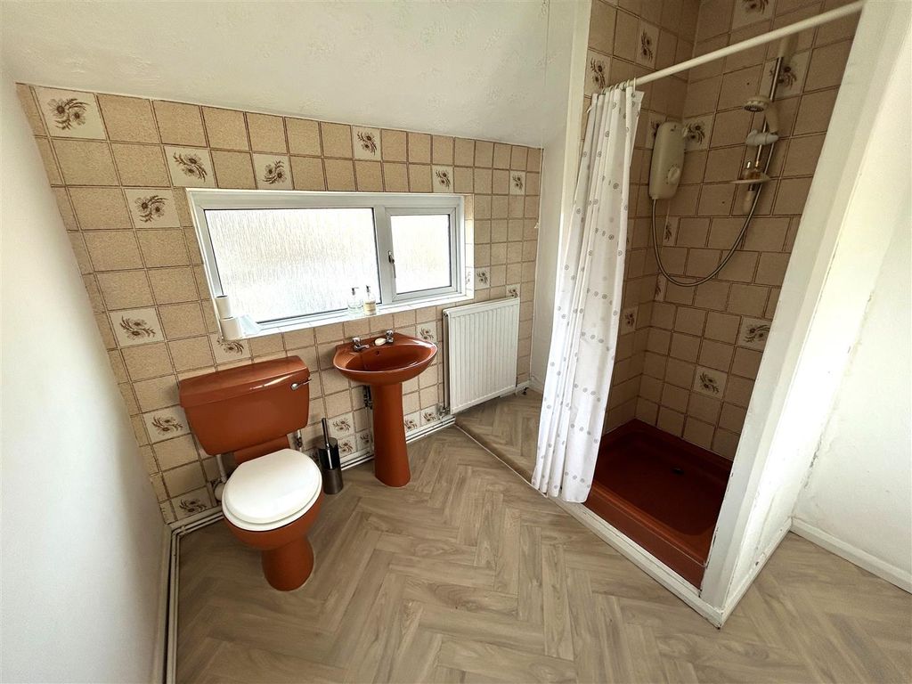 Additional image 14 of 4 bed end terrace house to rentGolf Road, New Inn, Pontypool NP4