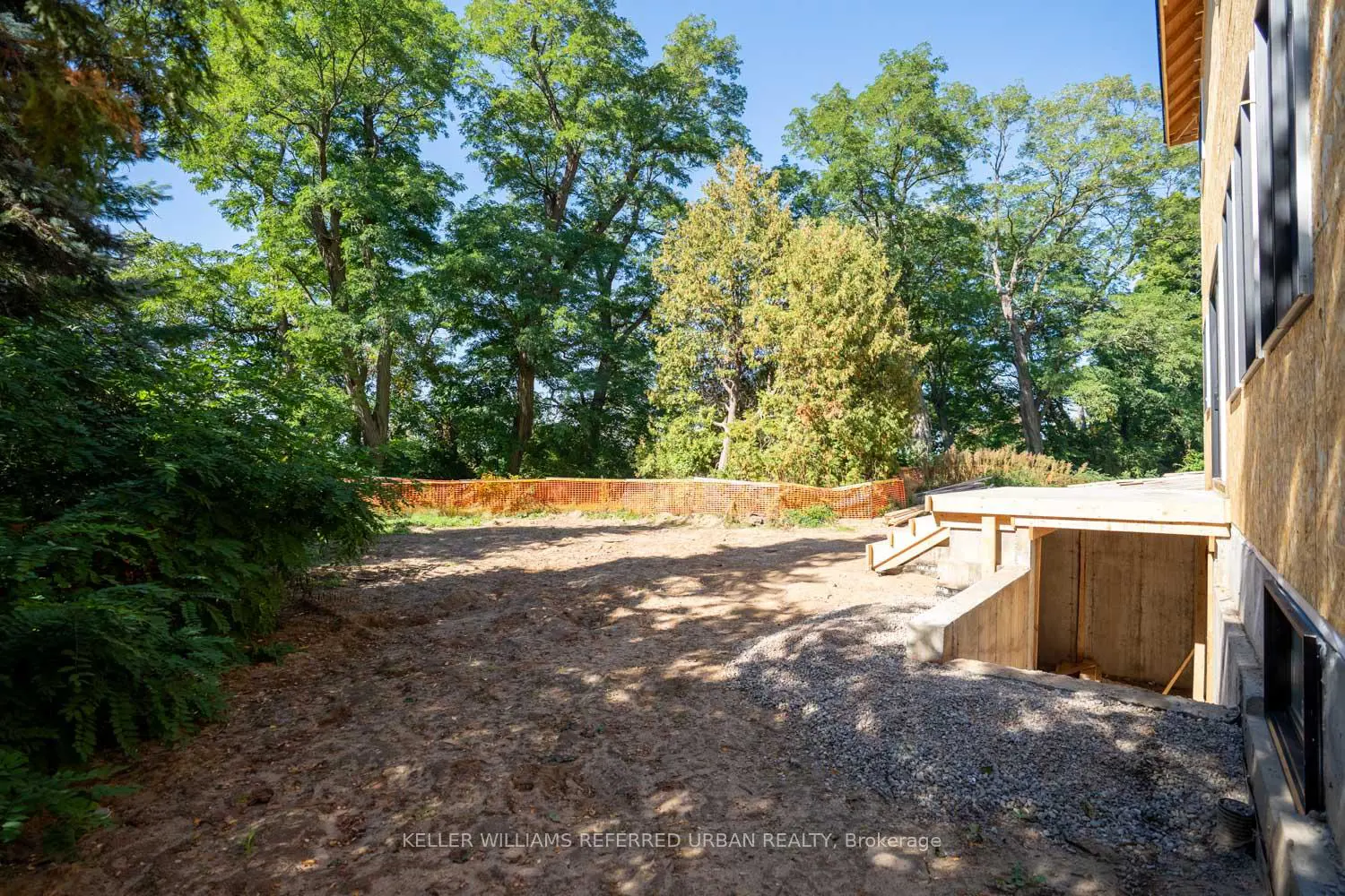 Additional image 14 of 1429 Dundas Crescent