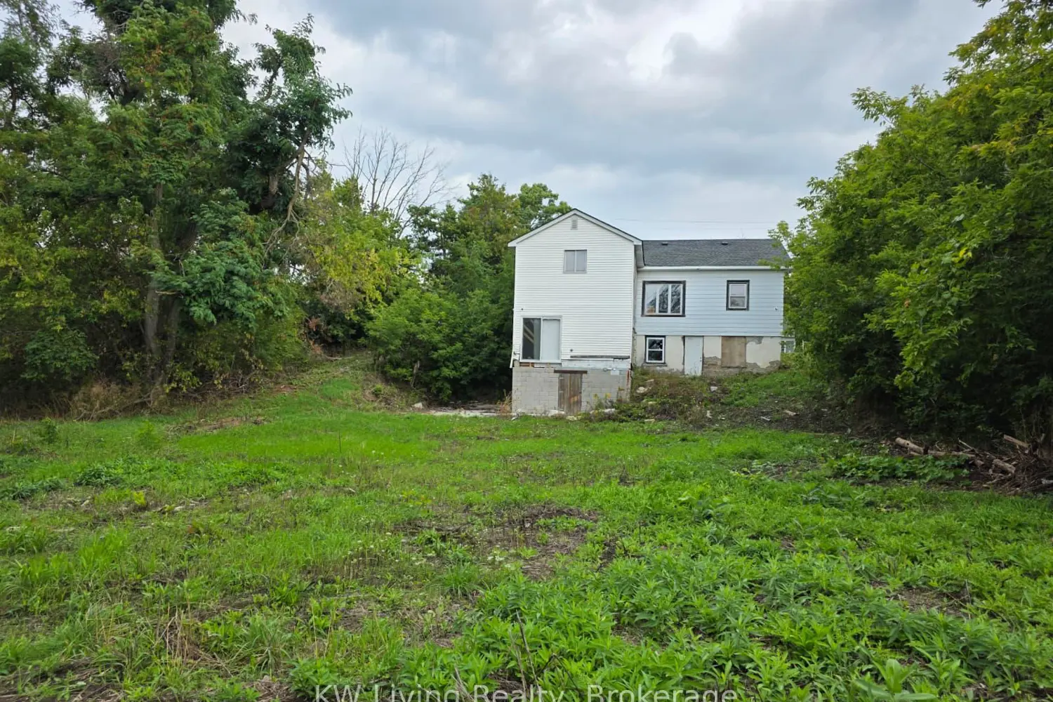 Additional image 2 of 301 Victoria Avenue