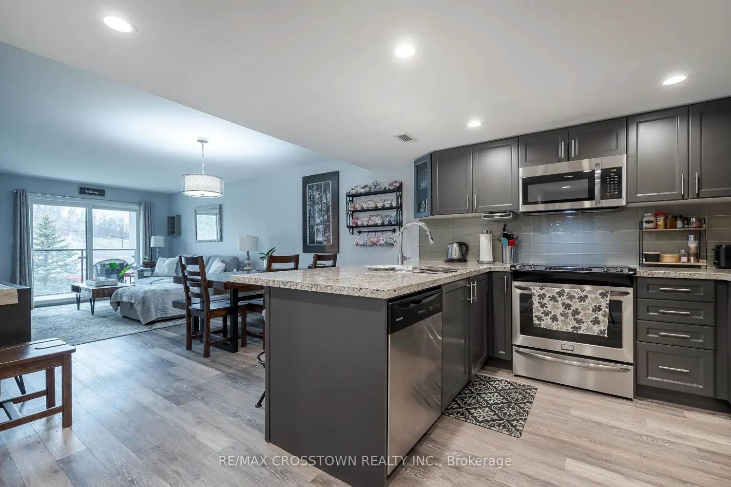 Additional image 7 of 80 Horseshoe Boulevard 302