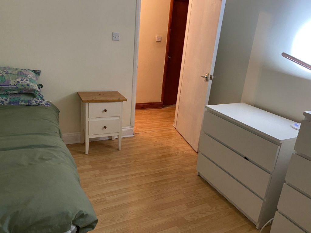 Additional image 3 of 1 bed flat to rentHoxton Street, London N1