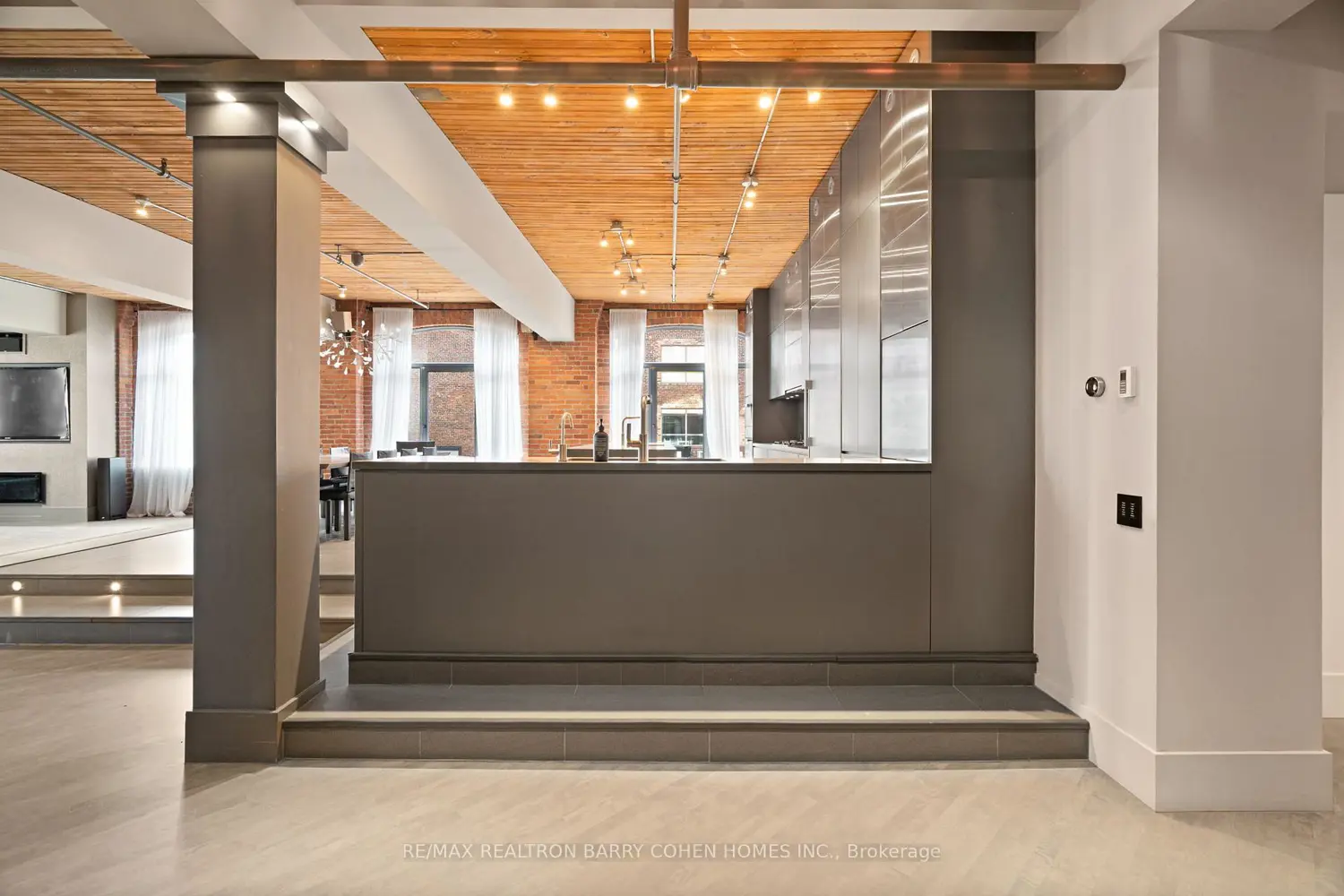 Additional image 7 of 468 Wellington Street 300