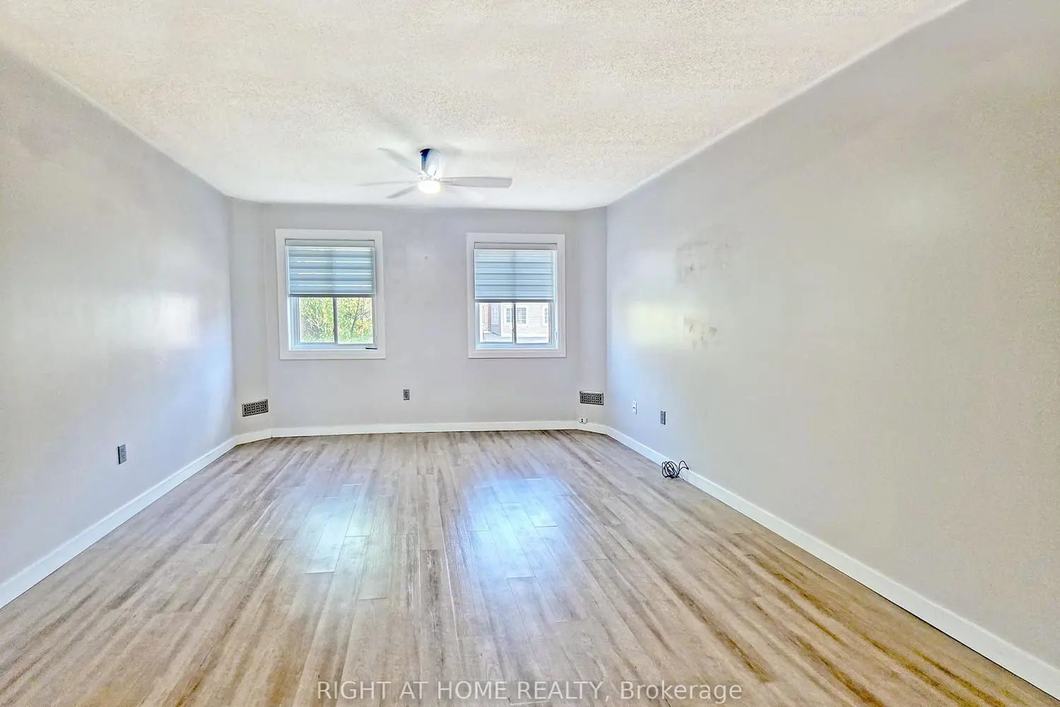 Additional image 11 of 98 Spadina Road