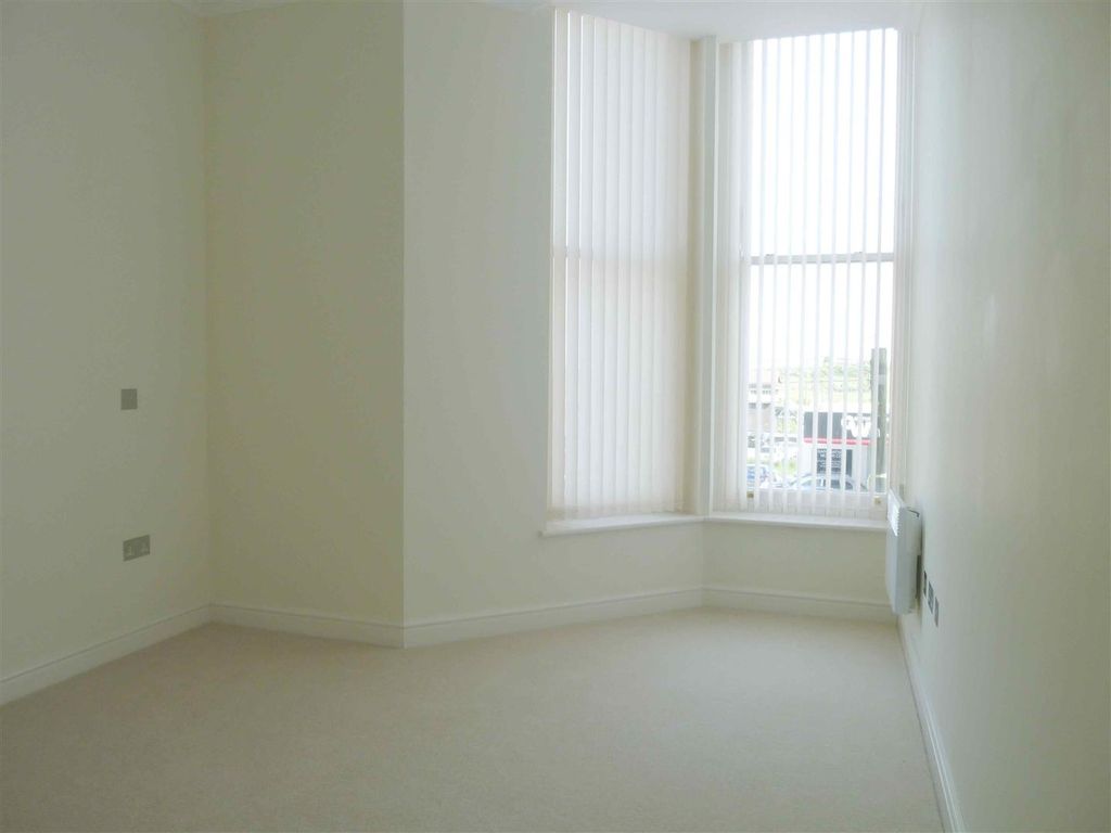 Additional image 4 of 2 bed flat to rentWindsor Court, Barry CF62