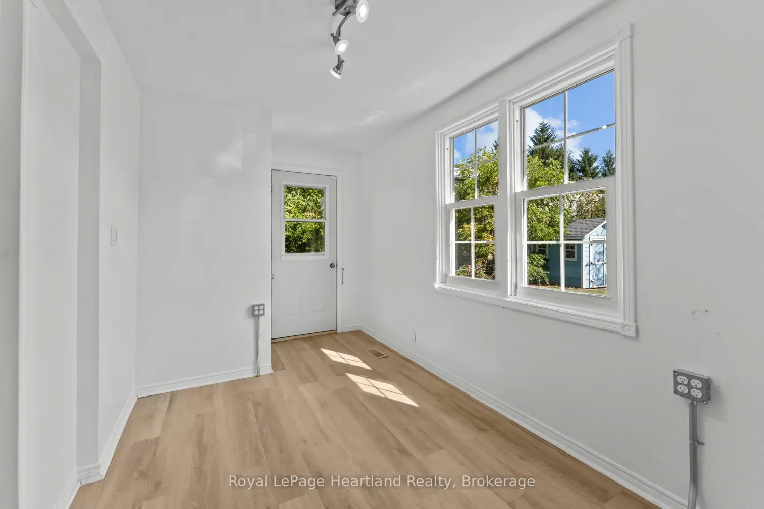 Additional image 20 of 5 The Square