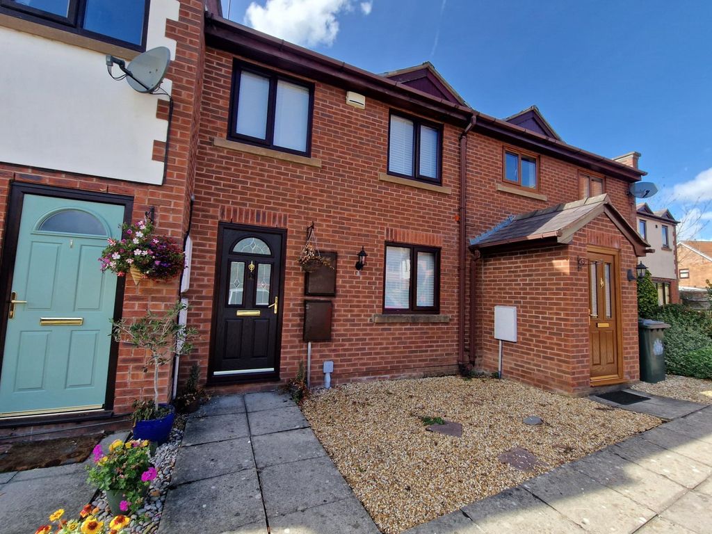 3 bed terraced house to rentChurch Farm Court, Willaston CH64