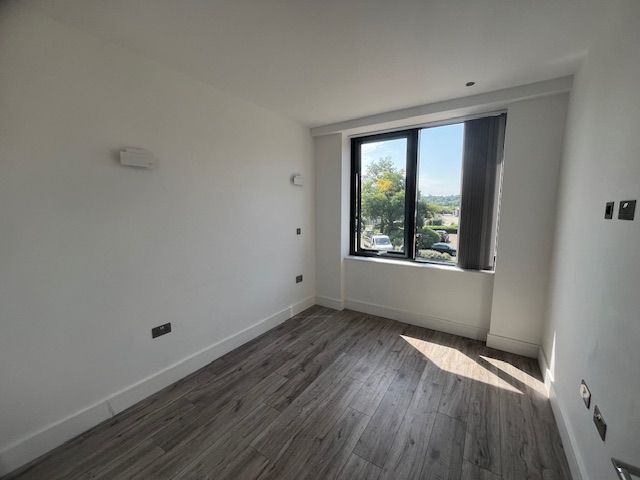 Additional image 5 of 2 bed flat to rentLeat House, Overbridge Square, Newbury RG14