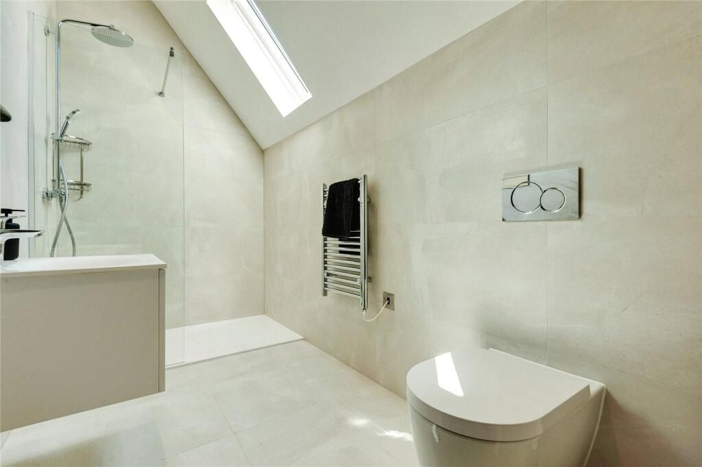 Additional image 11 of 4 bed detached house to rentRosegarth Place, Wilmslow SK9