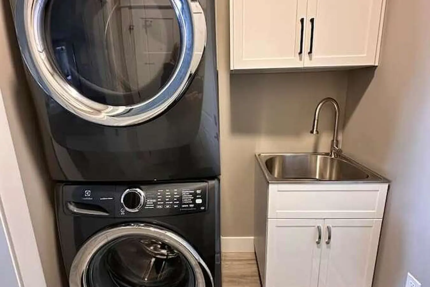 Additional image 12 of 2 Creek Side Place