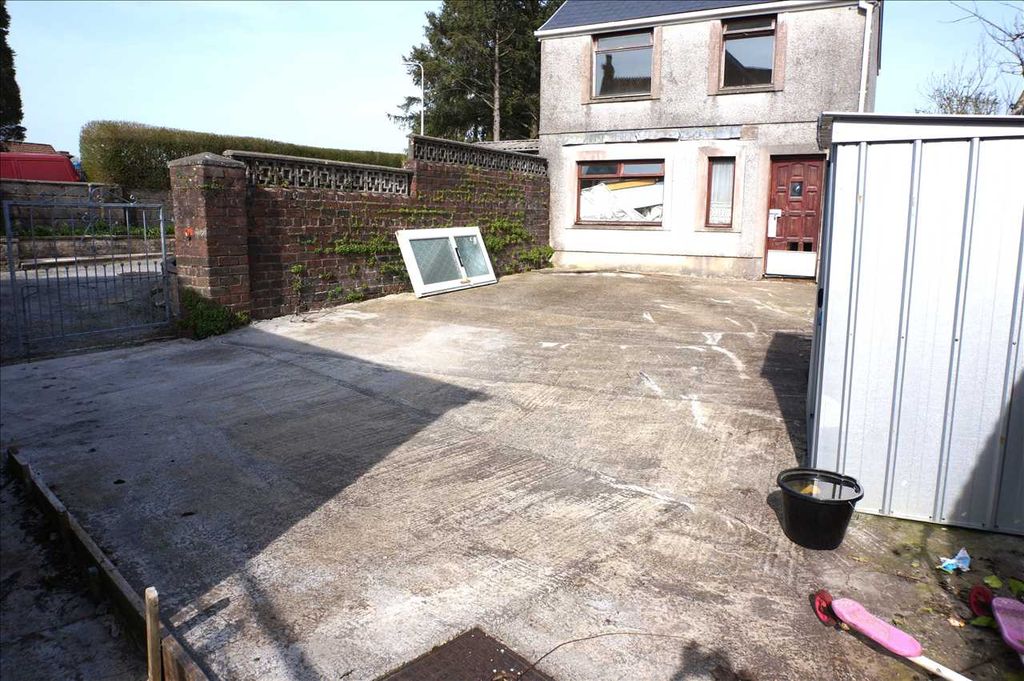 Additional image 9 of 2 bed flat to rentCarmarthen Road, Cross Hands, Llanelli SA14