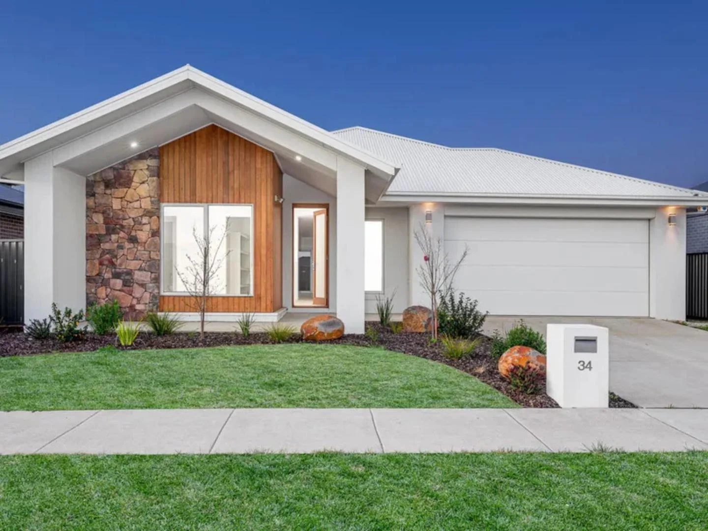 34 Moore Way, Lucas VIC 3350