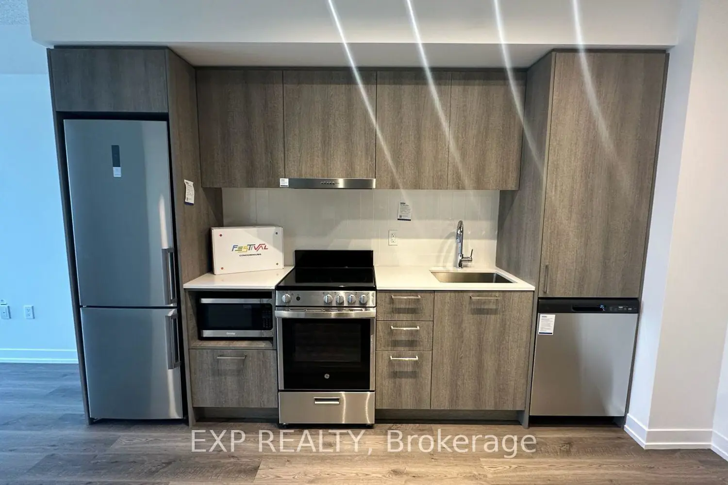 Additional image 5 of 195 Commerce Street 1705