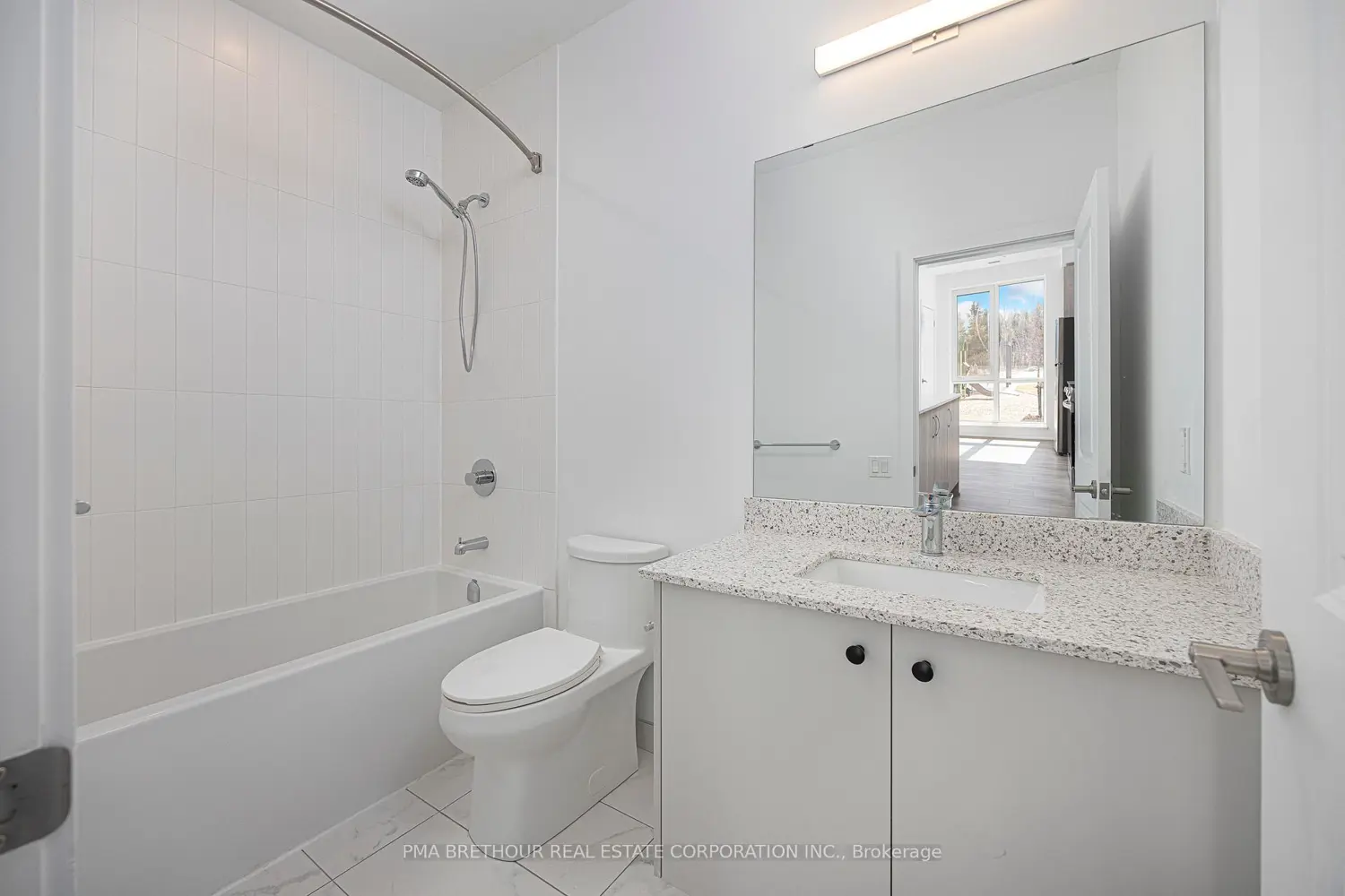 Additional image 11 of 385 Arctic Red Drive 105