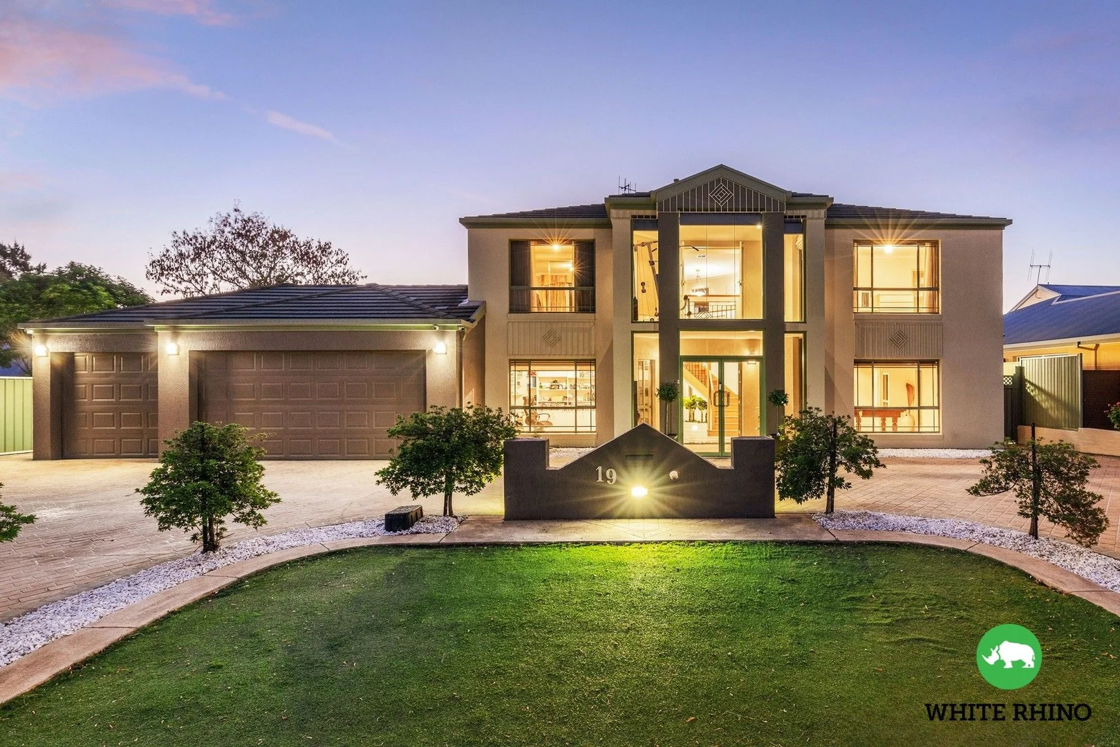 19 Lakeview Gardens, Jerrabomberra NSW 2619