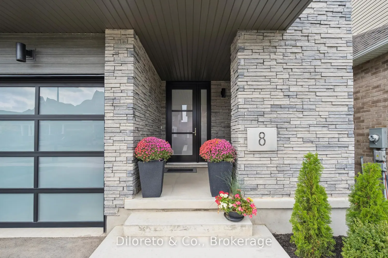 8 Ryder Avenue photo 2