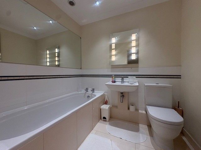 Additional image 5 of 2 bed flat to rentWhitbourne Avenue, Swindon SN3