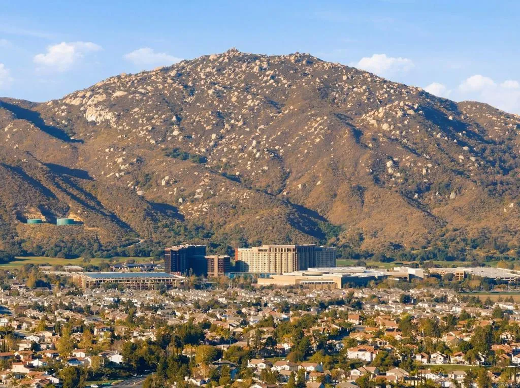 33360 Barrington Dr, Temecula, CA 92592