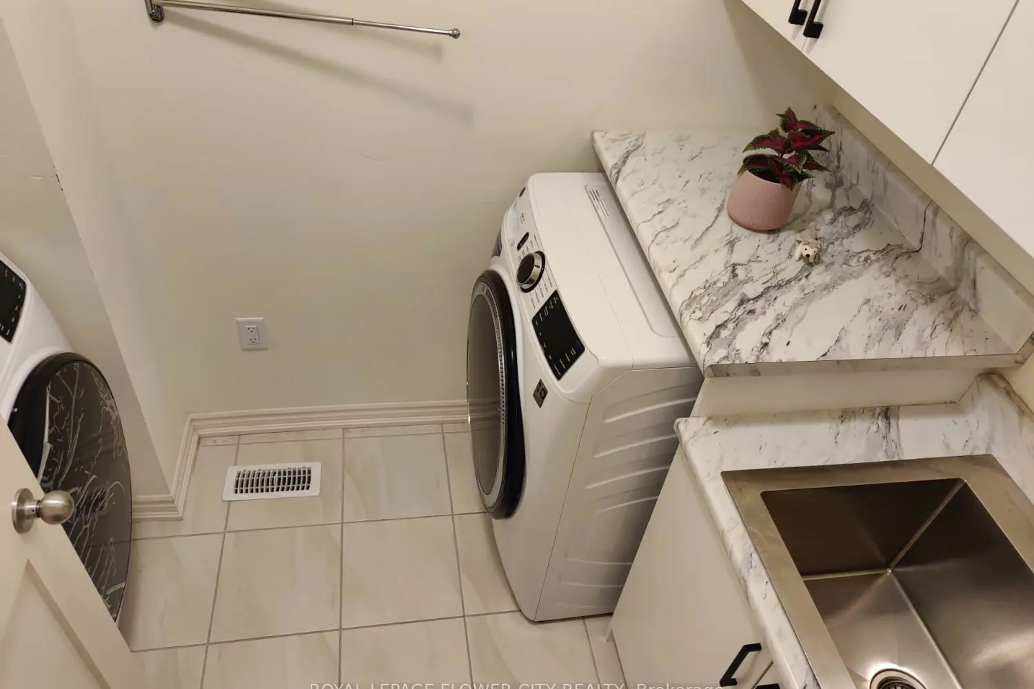 Additional image 6 of 360 Valleyway Drive