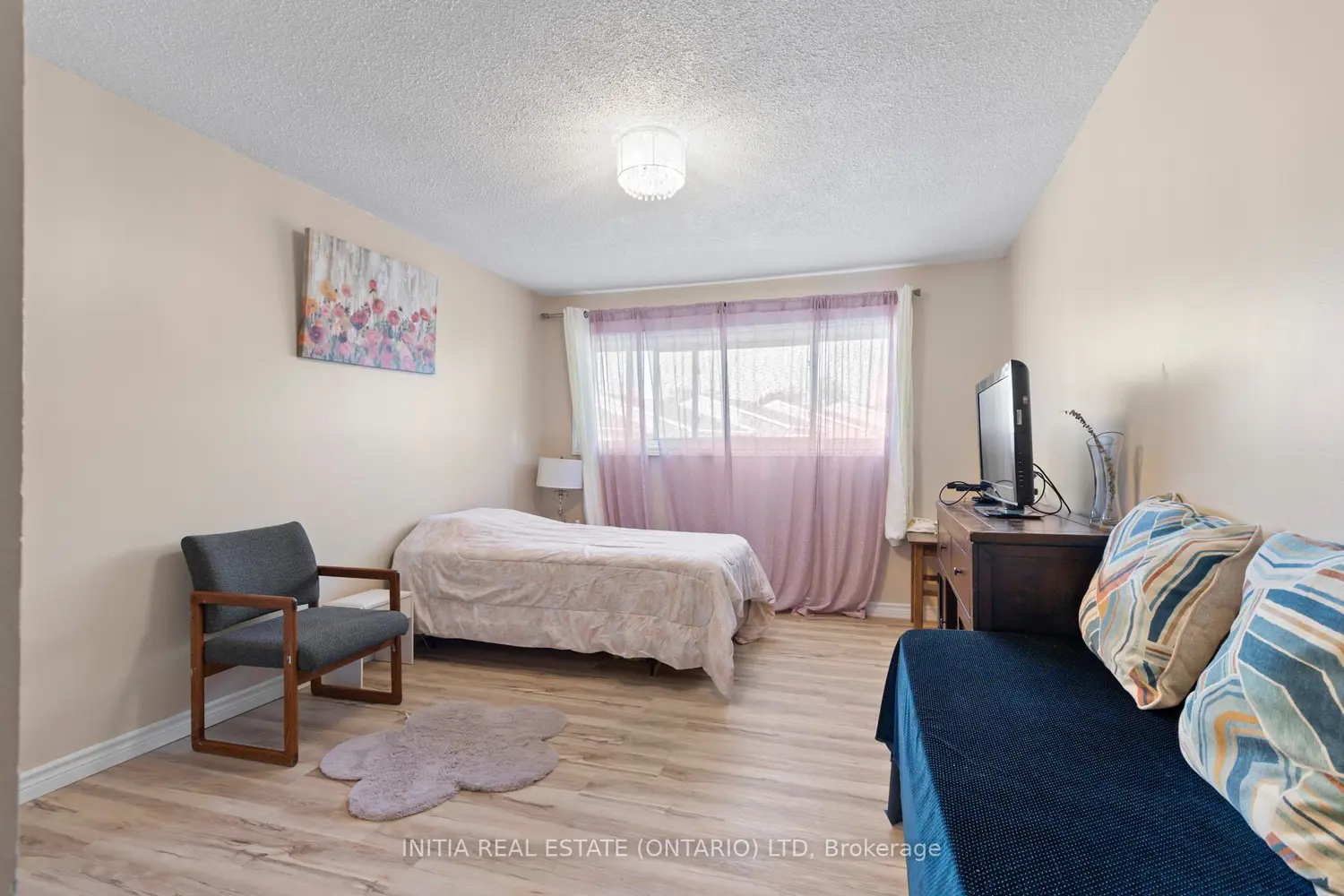 Additional image 10 of 700 Osgoode Drive 16