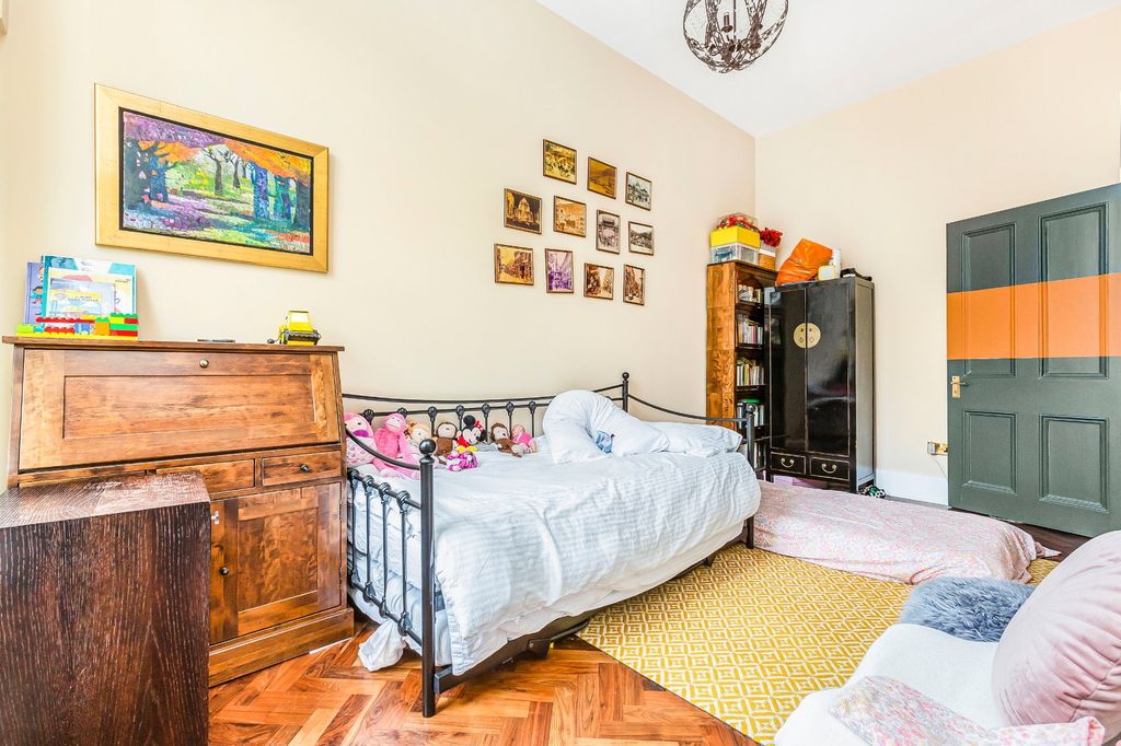 Additional image 11 of 3 bed flat to rentBurlington House, Kings Road, Richmond, Surrey TW10